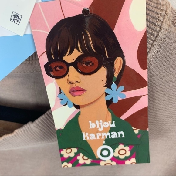 Bijou Karman x Target NWT Collab Graphic Art to Wear Tan Pink T-Shirt sz XL - Picture 6 of 8